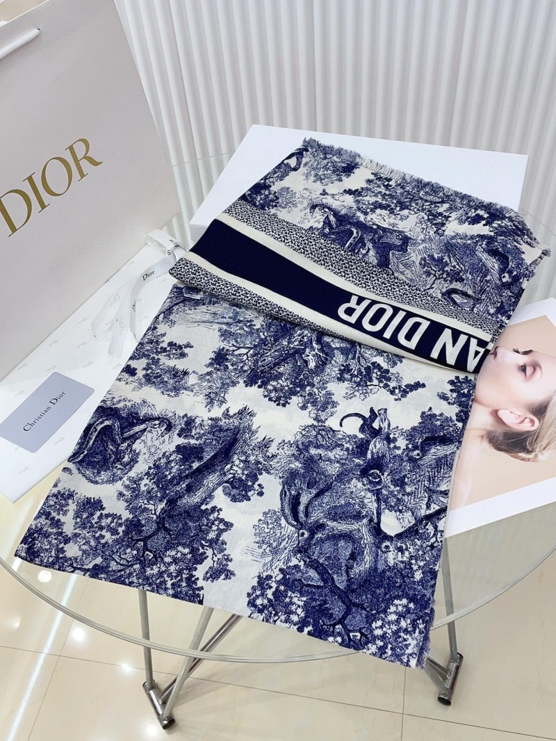 CHRISTIAN DIOR